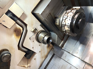 Drehmaschine Hyundai WIA LM1600 TTSY zum Spitzenpreis-5