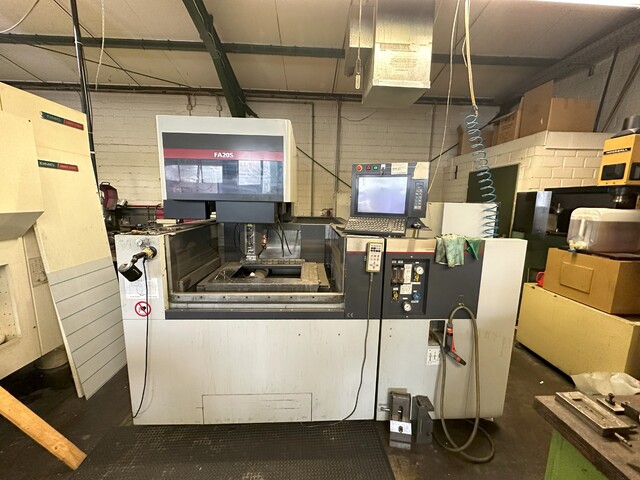 mehr Bilder Mitsubishi FA 20 S Drahterodieren